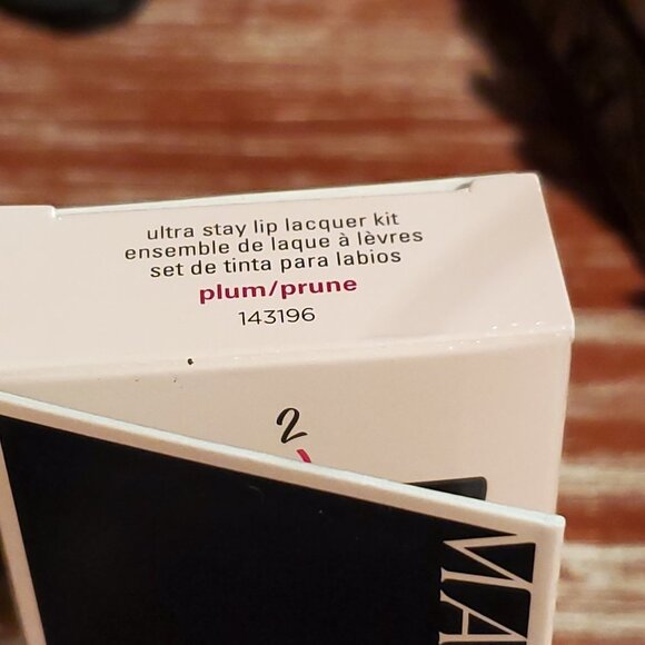Plum Ultra Stay Lip Lacquer Kit - Limited Edition Mary Kay - Discontinued. - Picture 9 of 9
